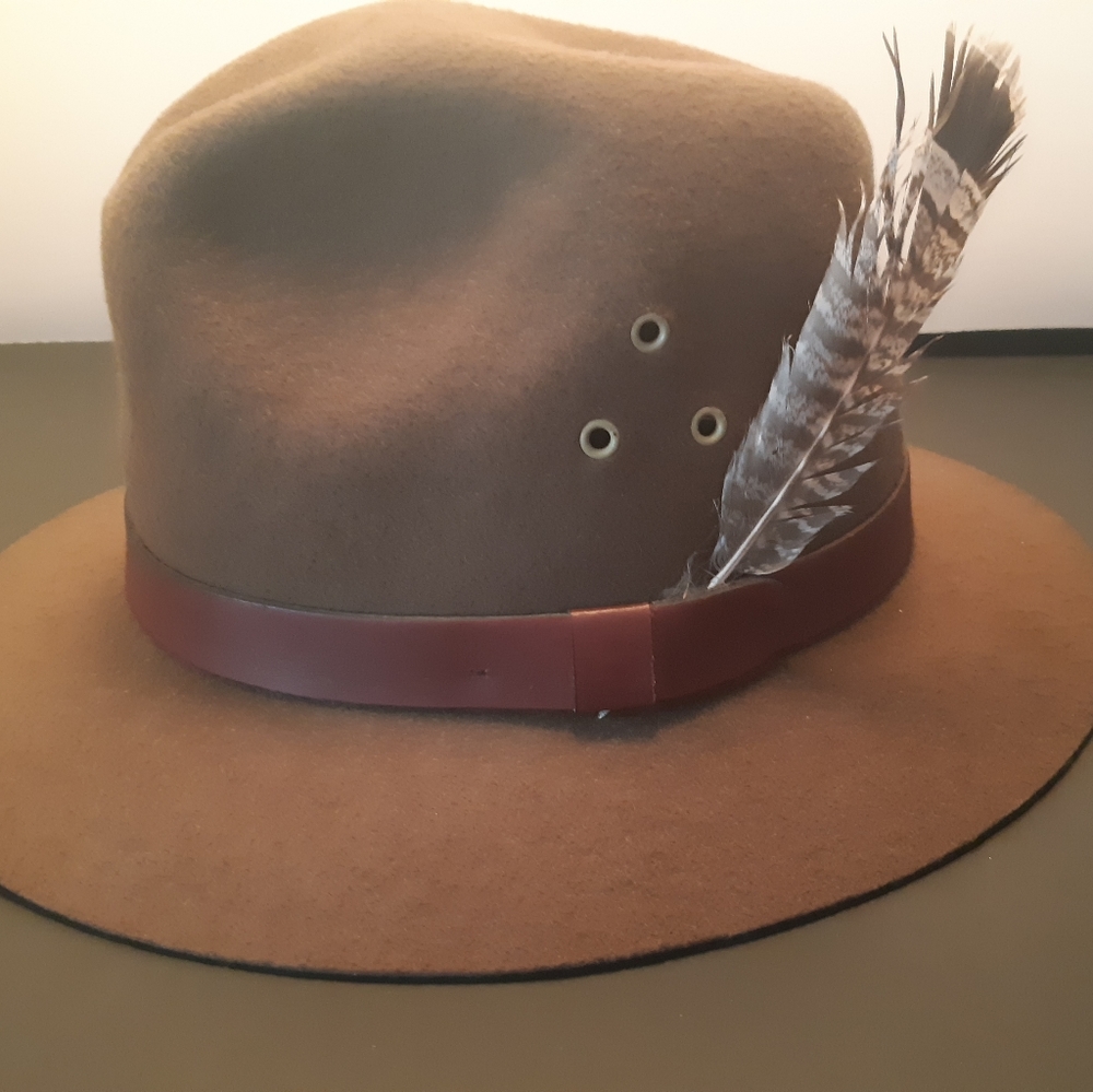 Country Gentleman Feathered Hat●9/10